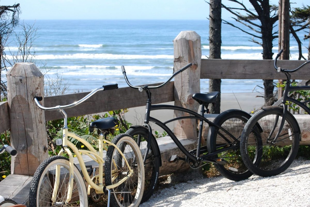 bikes in seabrook wa with ocean behind them